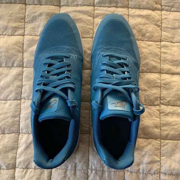 Air Max Thea - Picture 2 of 6